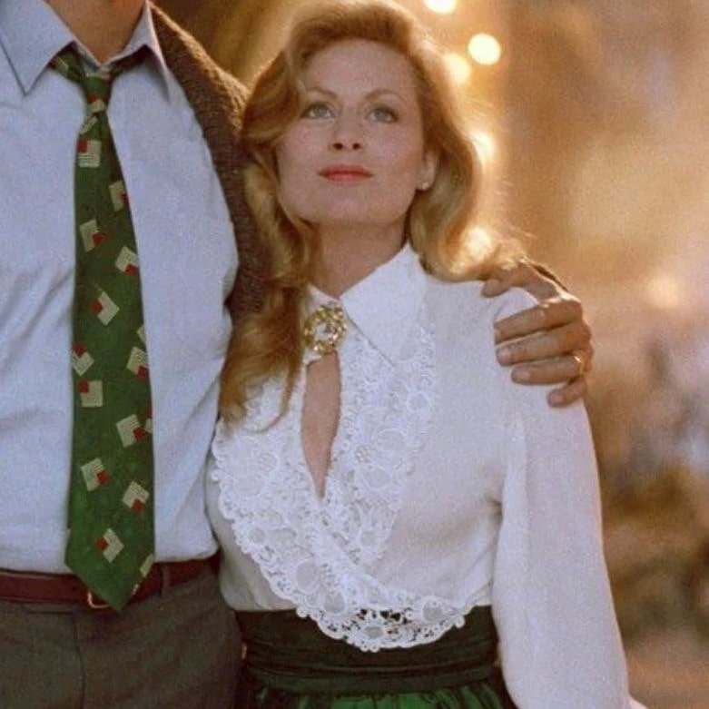 Last-Minute Ellen Griswold Costume Idea - Quda Halloween Last-Minute Ellen Griswold Costume Idea - Quda Halloween