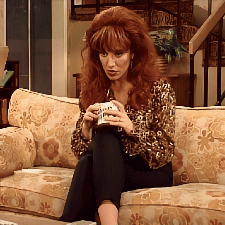 Last-Minute Peggy Bundy Costume Idea - Quda Halloween